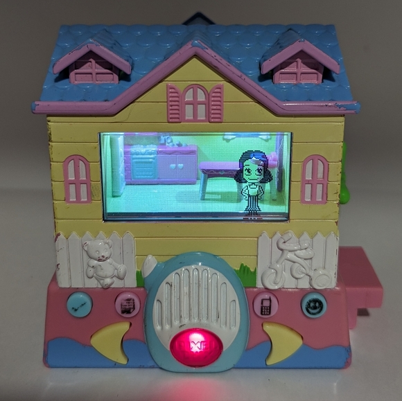 Pixel Chix Babysitter's House Yellow Mattel 2006 - Picture 1 of 16